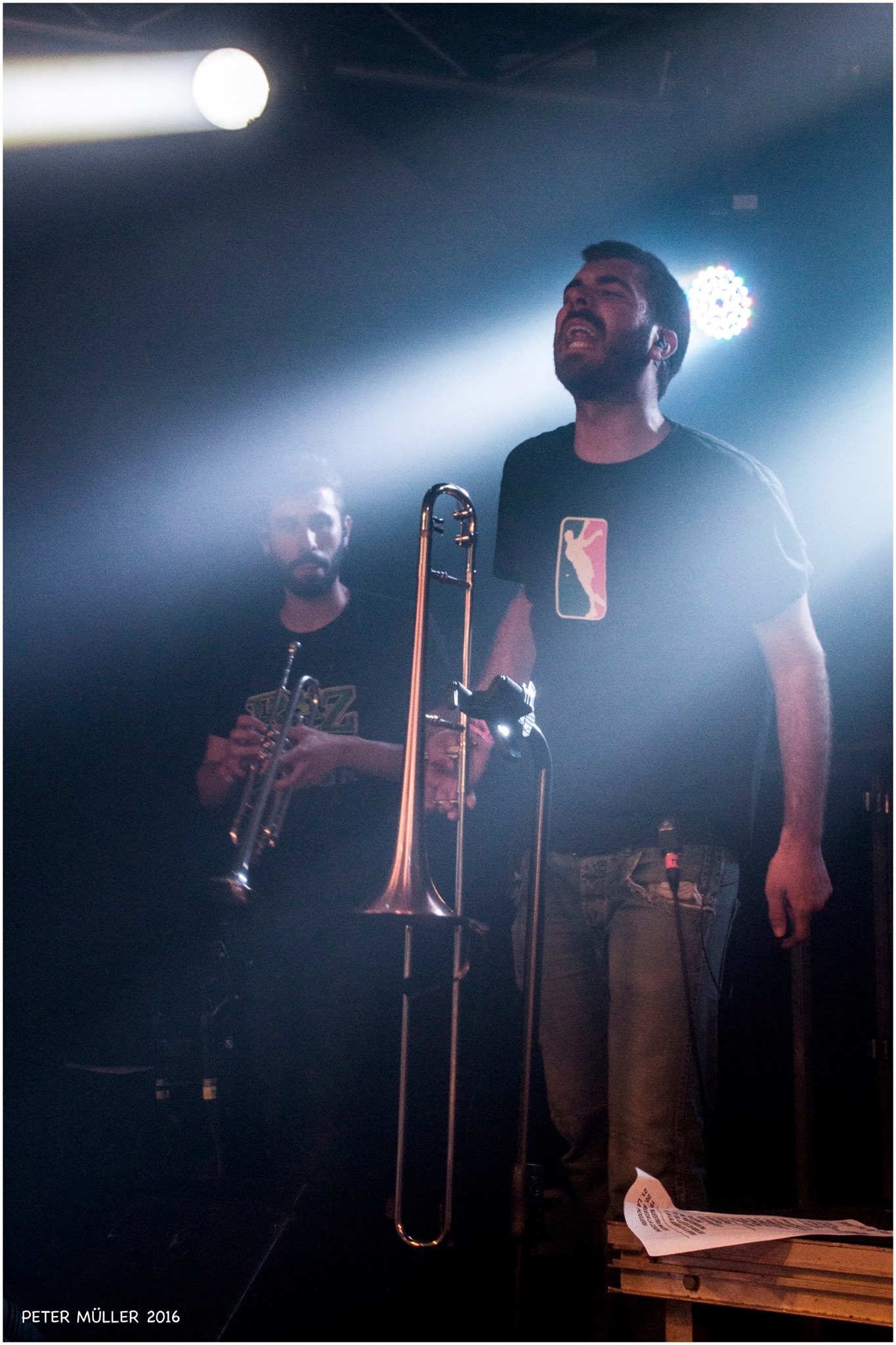 LA RAÍZ + AUXILI. SALA PENÉLOPE. MADRID