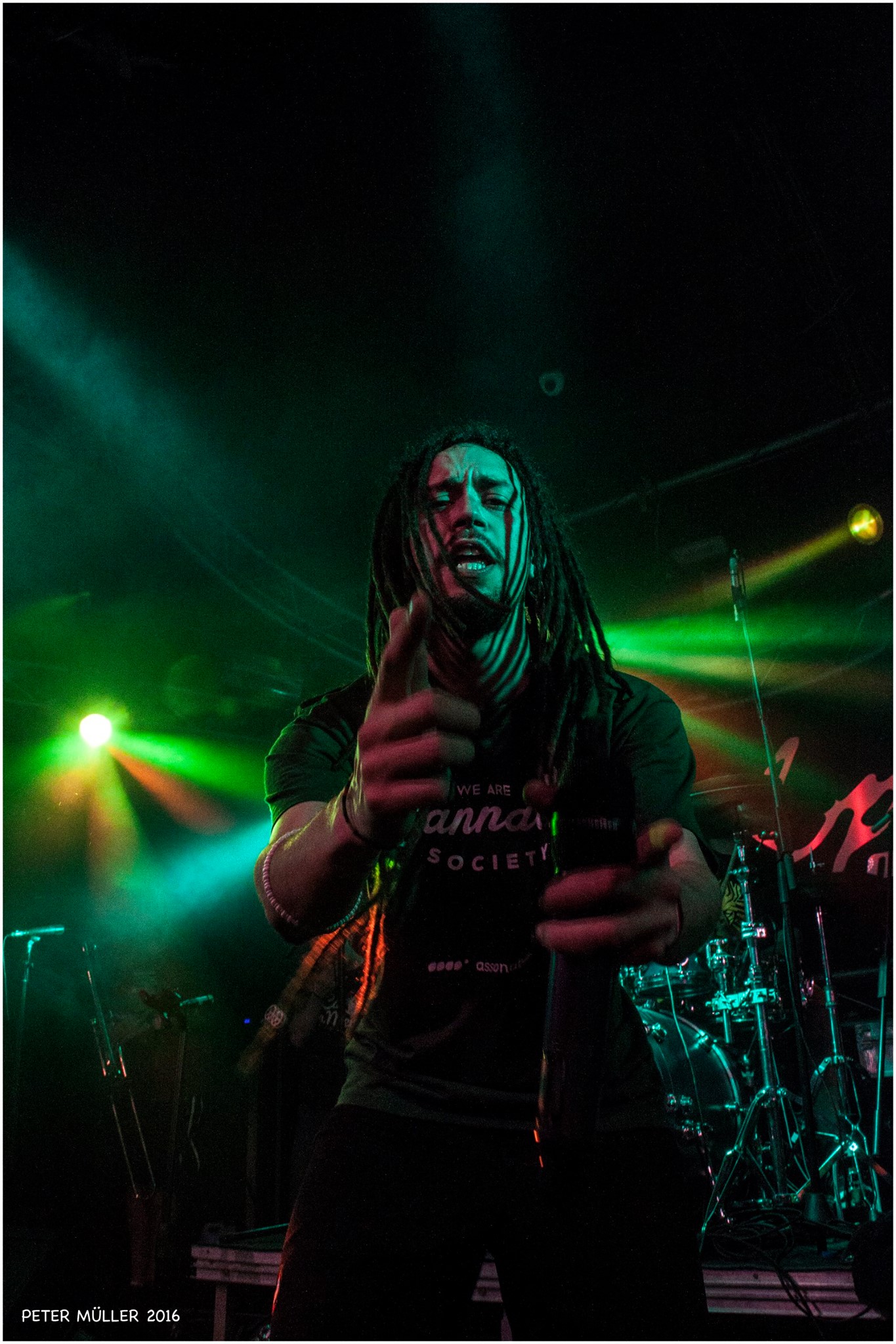 LA RAÍZ + AUXILI. SALA PENÉLOPE. MADRID