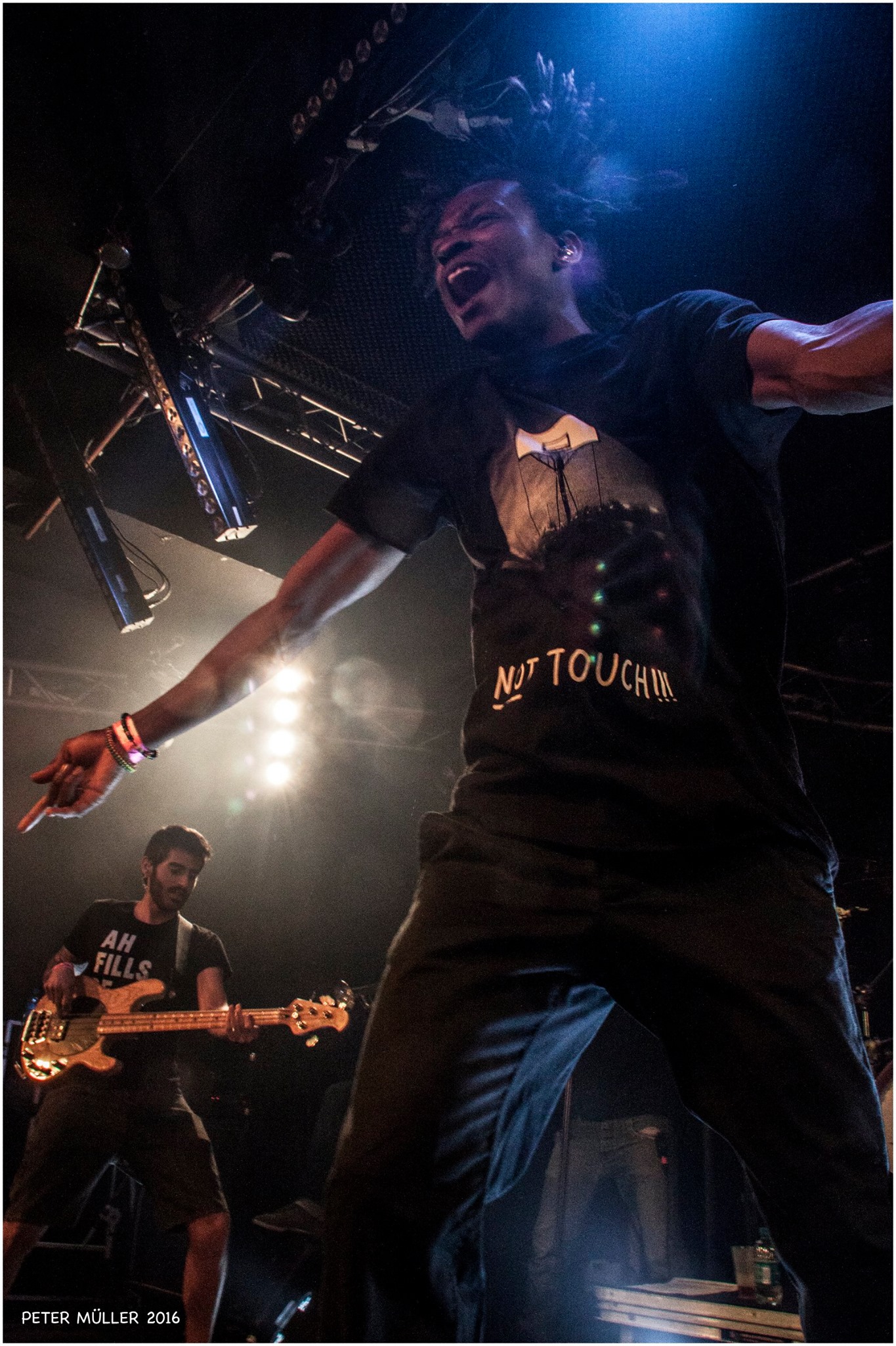 LA RAÍZ + AUXILI. SALA PENÉLOPE. MADRID