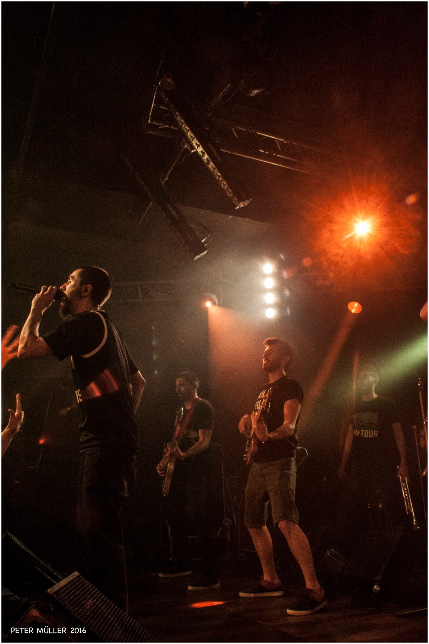 LA RAÍZ + AUXILI. SALA PENÉLOPE. MADRID