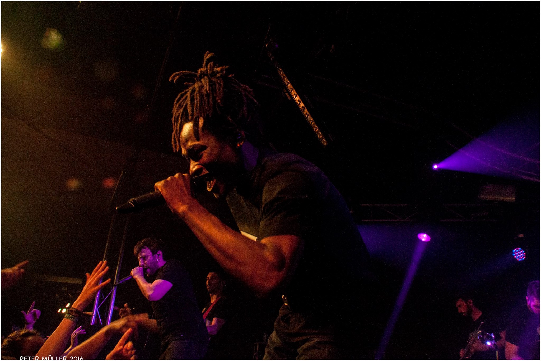 LA RAÍZ + AUXILI. SALA PENÉLOPE. MADRID