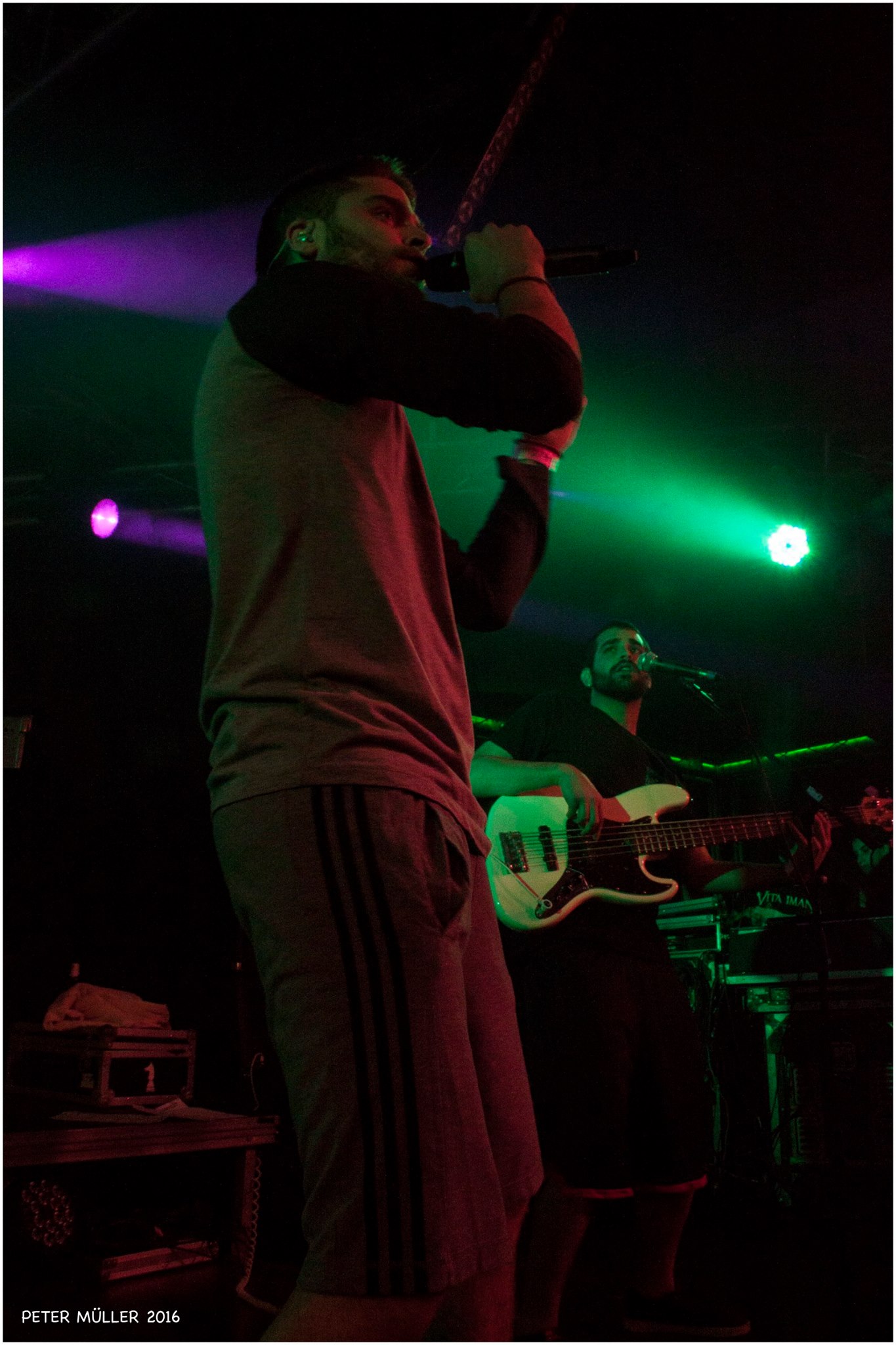 LA RAÍZ + AUXILI. SALA PENÉLOPE. MADRID