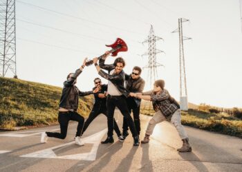 BAJA CALIFORNIA NOS PRESENTA SU NUEVO SINGLE «MIL MAÑANAS»
