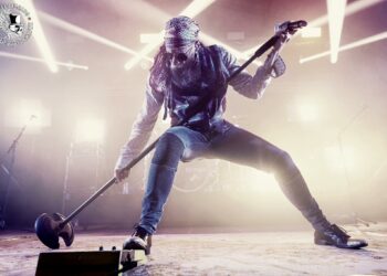 EL DROGAS PUBLICA «SOMBRAS QUE LA LUZ GRITA» EN DOBLE VINILO, CD Y DIGITAL.