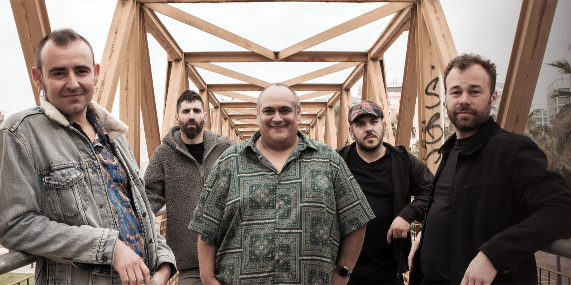 BENITO KAMELAS EDITAN EN VINILO «SIN TRAMPA NI CARTÓN» CON MOTIVO DE SU XX ANIVERSARIO