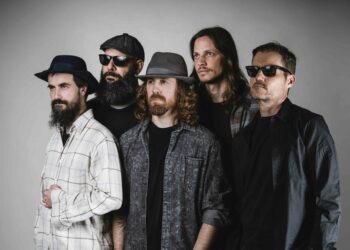 LUBACK PRESENTA SU NUEVO SINGLE «THE CLICS» UNA EXPLOSIÓN VISUAL DE ENERGÍA Y AUTENTICIDAD