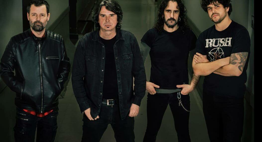 LA BANDA DE HEAVY METAL LATZEN HA VUELTO A SUS RAÍCES CON SU DISCO «DENBORAREN ORBAINAK»