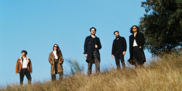 EXTRAÑOS PASAJEROS PRESENTA NUEVO SINGLE Y VIDEOCLIP