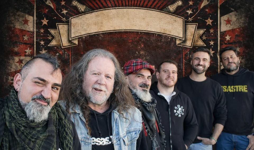 DESASTRE HOMENAJEAN AL ROCK DE BARRIO Y LOS PROGRAMAS DE ROCK EN LAS FMs EN SU NUEVO SINGLE/VIDEO «TOCAR LA LUNA»