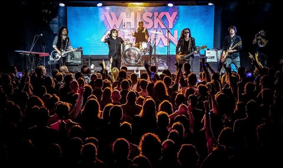 WHISKY CARAVAN ESTRENAN EL VÍDEO EN DIRECTO DE “AVENIDAS” GRABADO EN MADRID