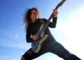 ROBERT RODRIGO ESTRENA «TAKE ME HARD»: ROCK DURO Y UN GRAN DESPLIEGUE VISUAL EN SU NUEVO VIDEOCLIP