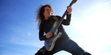 ROBERT RODRIGO ESTRENA «TAKE ME HARD»: ROCK DURO Y UN GRAN DESPLIEGUE VISUAL EN SU NUEVO VIDEOCLIP